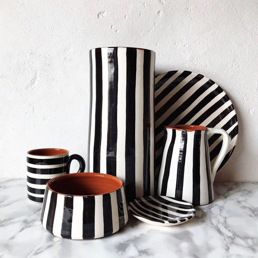 MUG-BOLD STRIPE-HORIZONTAL-BLACK