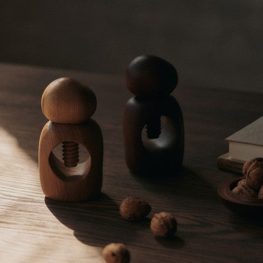 NUT CRACKER-CAIRN NUT CRACKER-DARK BROWN OAK