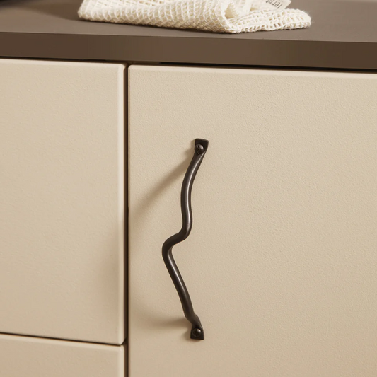 HANDLE - CURVATURE