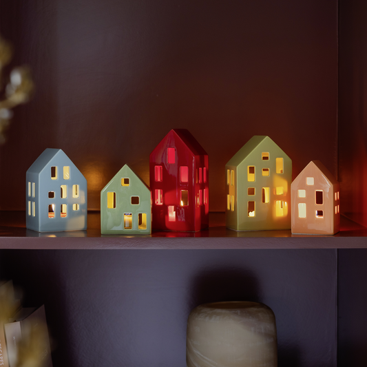 CANDLE HOLDER-HOUSE NYHAVN-RED