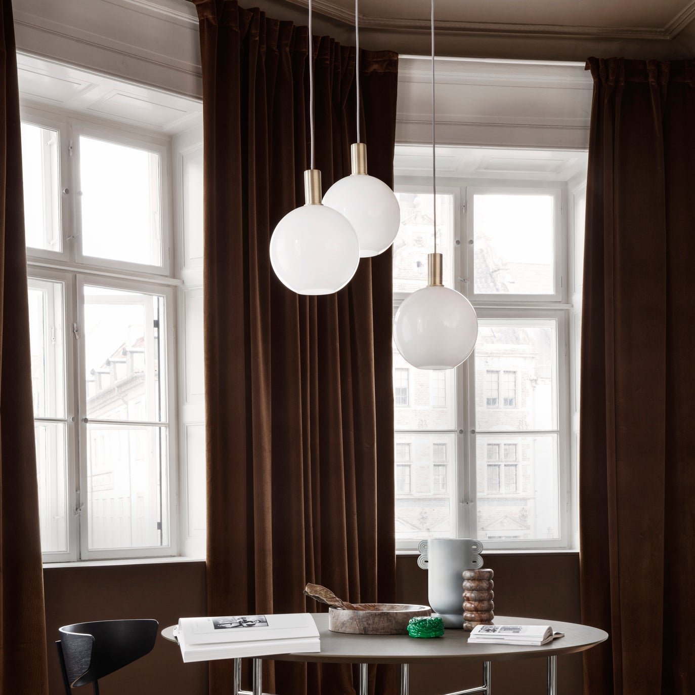 LAMP SHADE-OPAL GLOSSY WHITE GLASS-SPHERE (DIAMETER 25X23.6 CM)