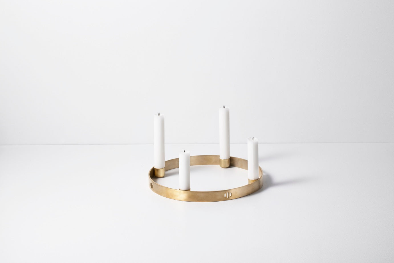 CANDLE HOLDER-CIRCLE-SMALL-BRASS