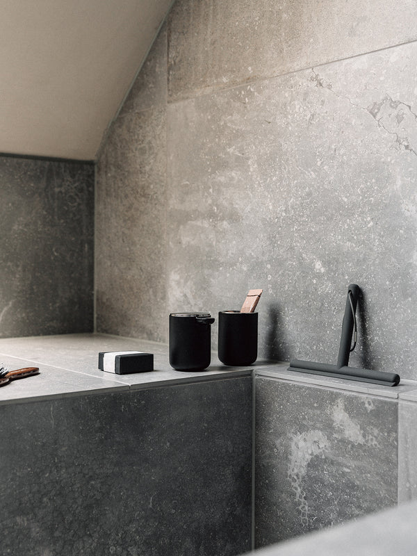 TOOTHBRUSH HOLDER-BLACK