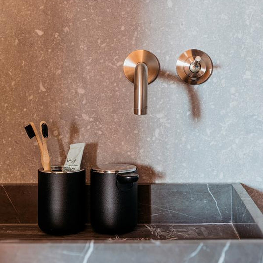 TOOTHBRUSH HOLDER-BLACK - Fabrica