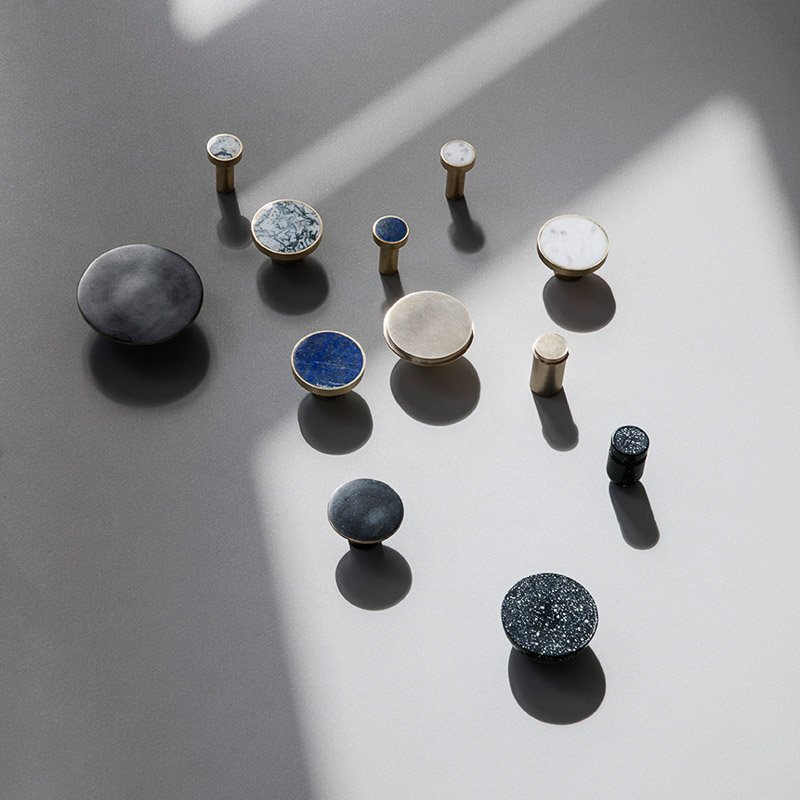 HOOK-STONE-LARGE-BLACK MARBLE