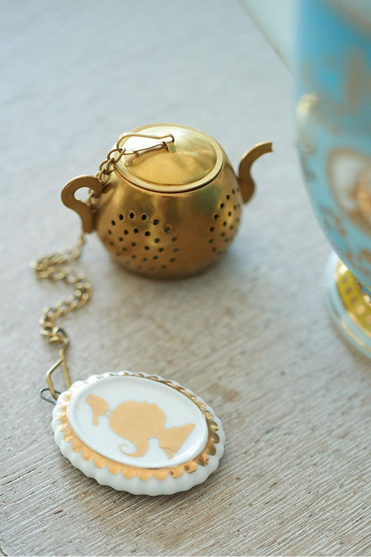 Tea Infuser Medallion Royal White
