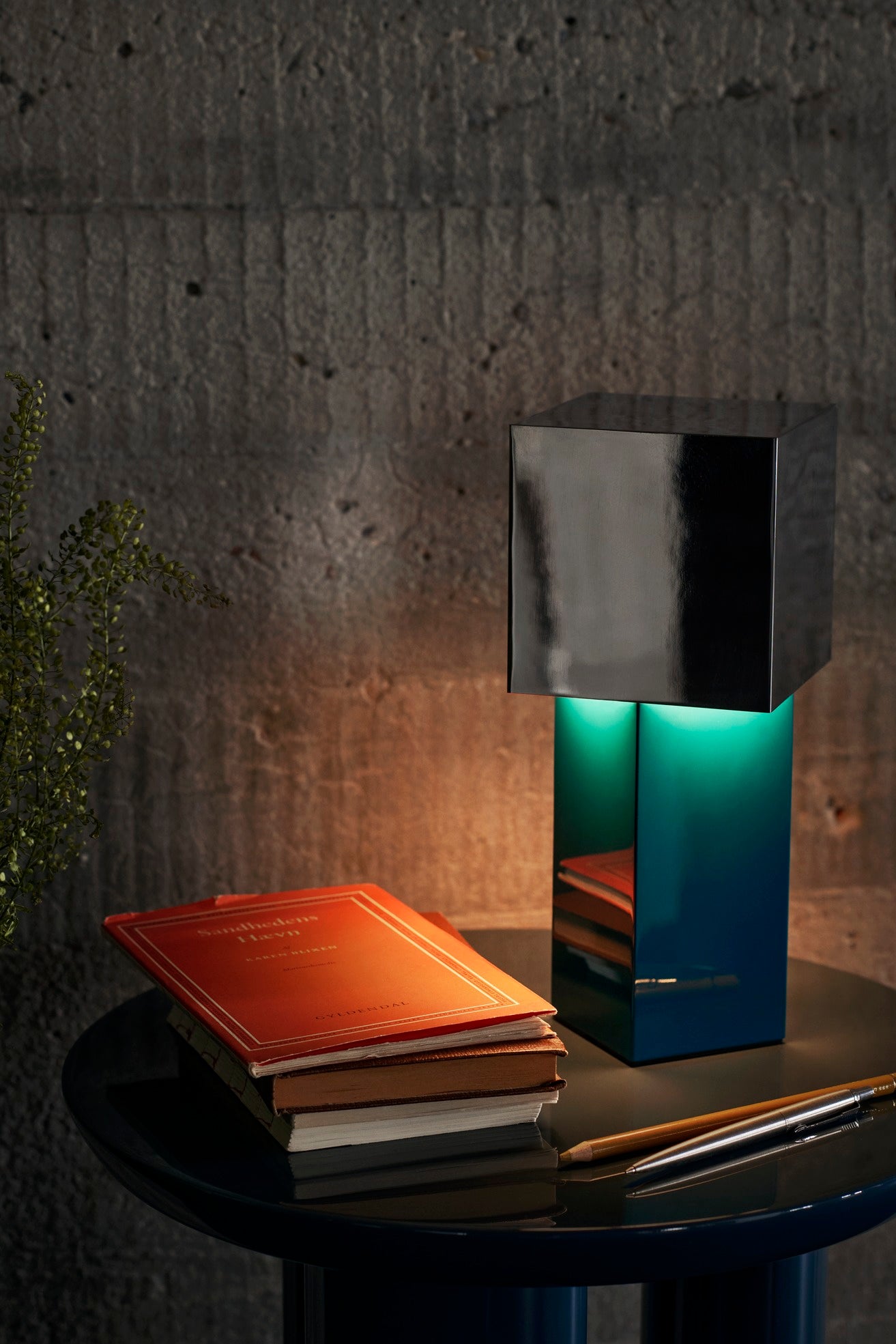 TABLE LAMP-PIVOT PORTABLE ATD7-BLUE SILVER