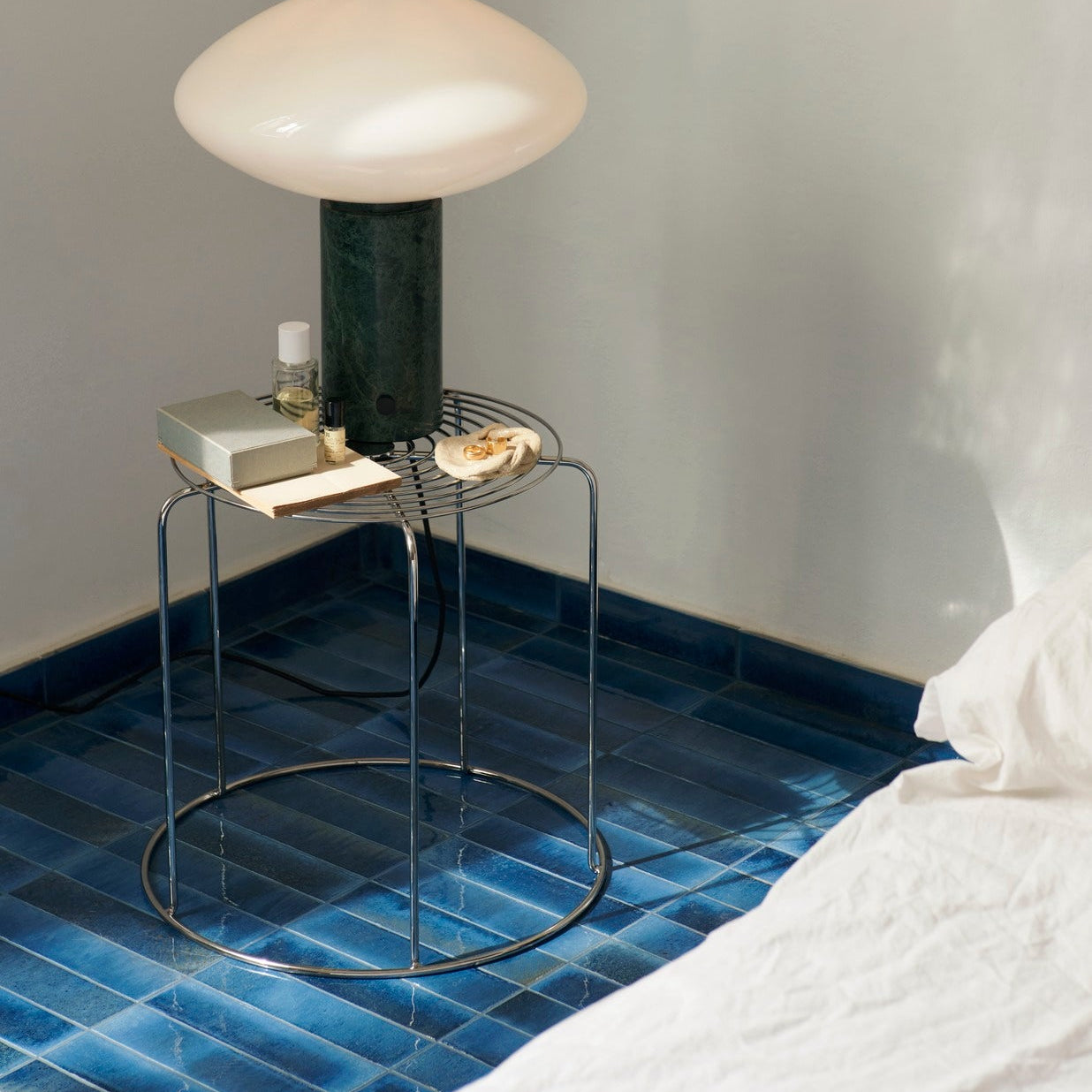 INDOOR - LOW STOOL - WIRE VP11