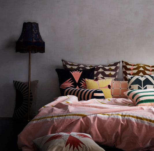 CUSHION-BRIE-55X55-VELVET-TOMATO/D.WHITE/D.BLUE