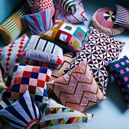 CUSHION-SUSAN-55X55-VELVET-CARAMEL/D.WHITE/D.BLUE