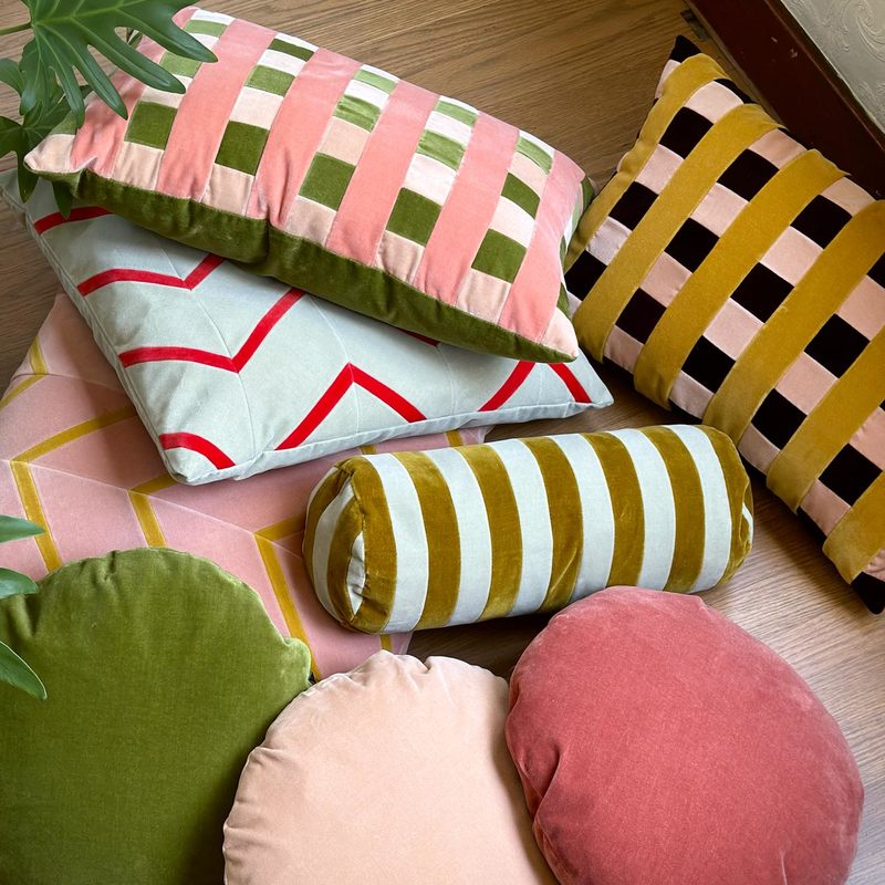 CUSHION-AYA 50X50 VELVET-SAGE/TOMATO