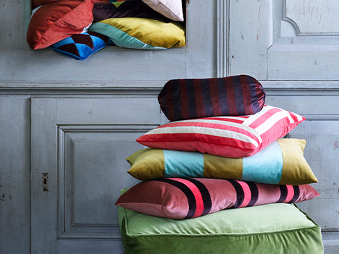 Stripe 40x80 cm velvet cushion-pale blue/emereald