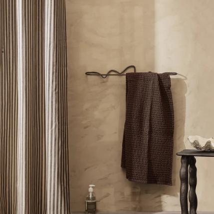 HANGER-CURVATURE TOWEL HANGER