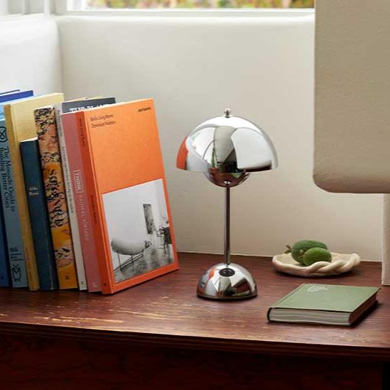 TABLE LAMP-FLOWERPOT PORTABLE LAMP VP9-CHROME PLATED