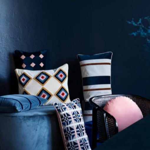 CUSHION-IVY-40X80-VELVET-PALE LIGHT KIT