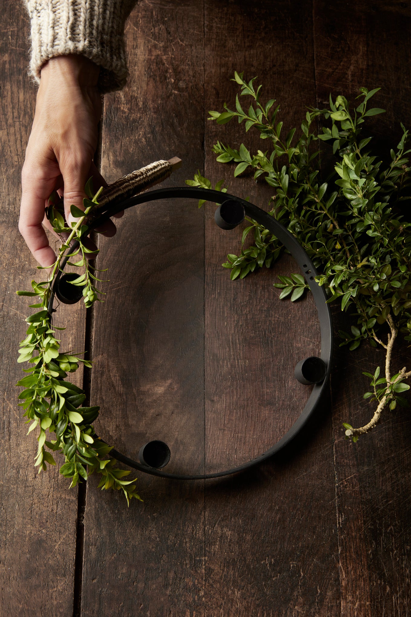 CANDLE HOLDER-CIRCLE-SMALL-BLACK BRASS