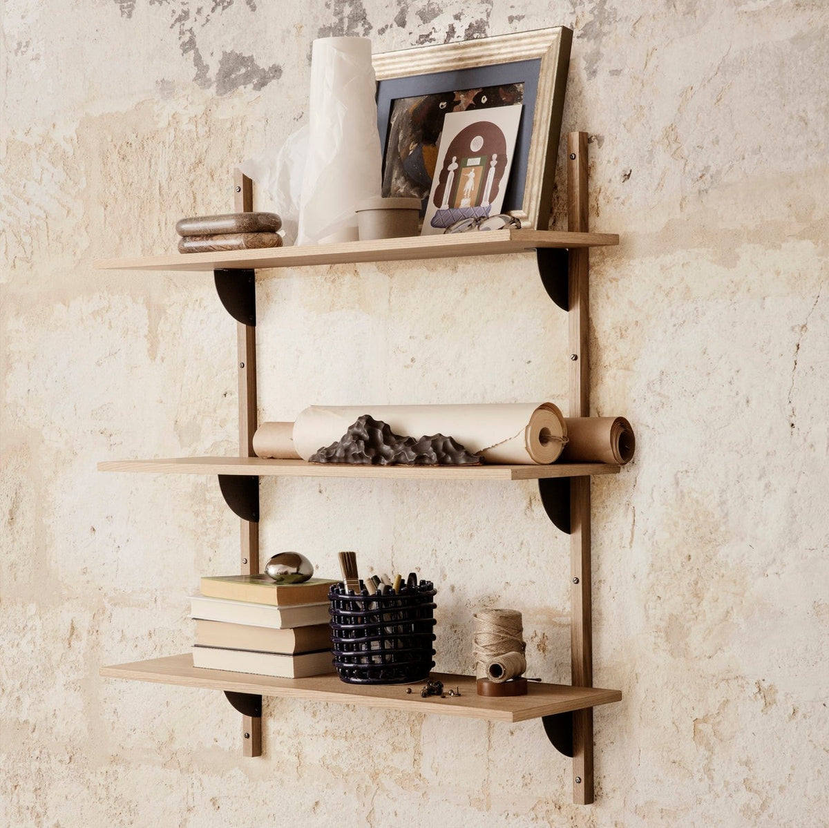 SECTOR SHELF T/W-OAK-BLACK BRASS - Fabrica